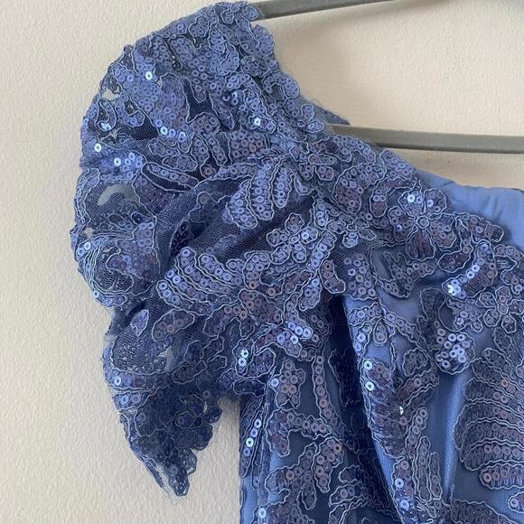 TADASHI SHOJI blue sequin beaded cap sleeve formal gown - Picture 6 of 7